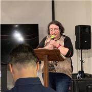 Laureata in Lingue e Letterature Straniere impartisce lezioni di inglese, francese e italiano